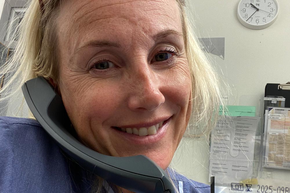 Dr Karin i telefon